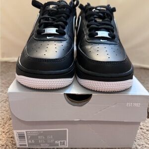 Nike Air Force 1 ’07 Low – Black/White – Women’s 8.5 / Men’s 7